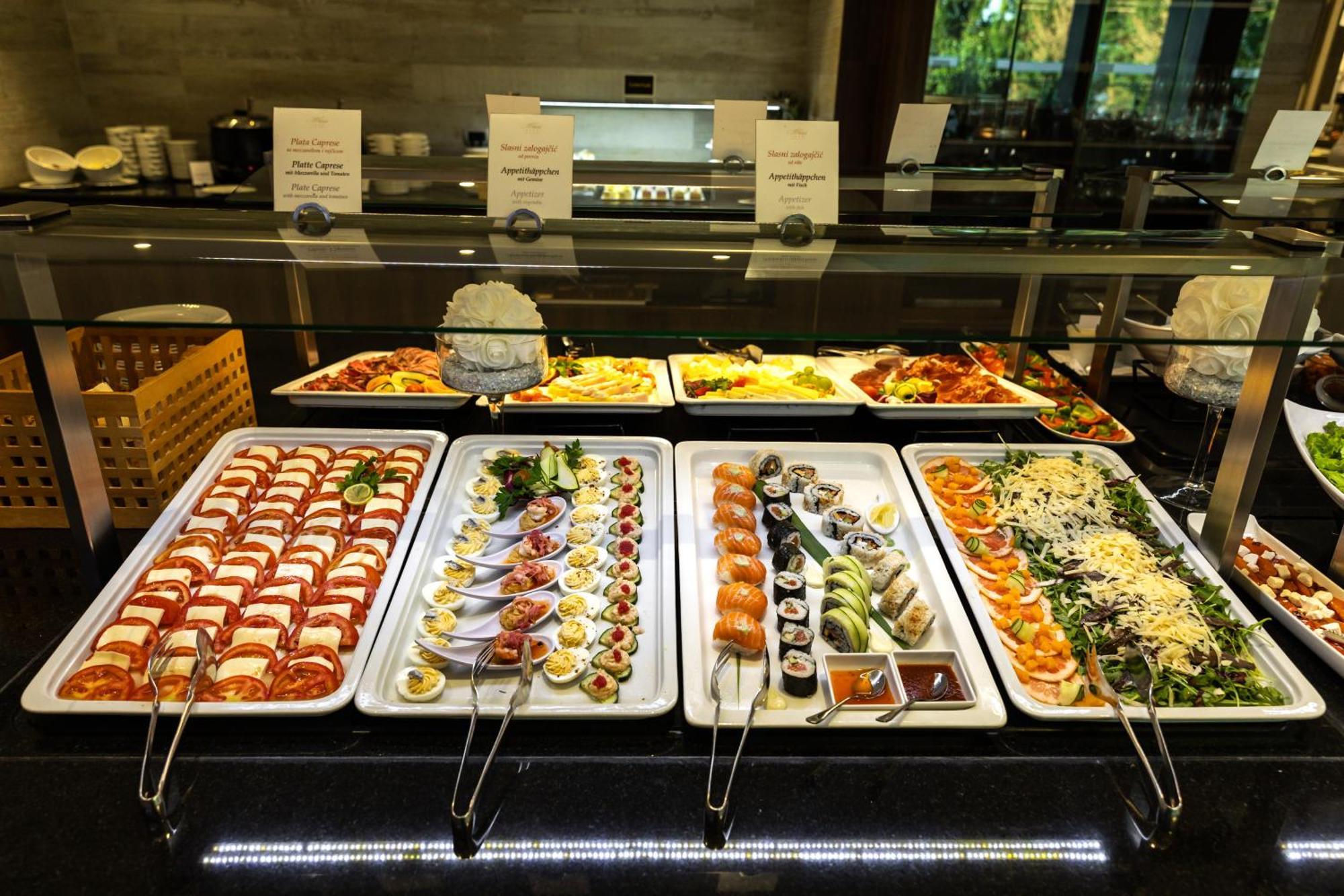杜斯广场酒店 Duće 外观 照片